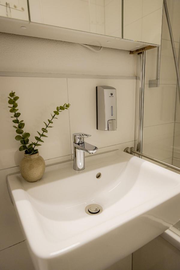 Ferienwohnung !Goldpath! Passau - Spitalhof I Modern I Wlan I Kueche I Balkon I Smarttv Mit Wipu Exterior foto